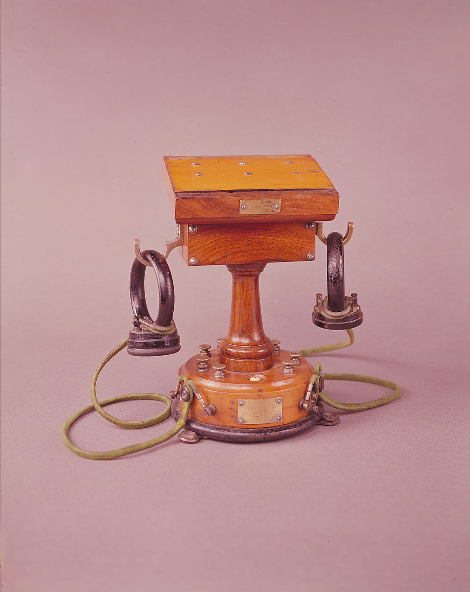 Ader phone (1879)